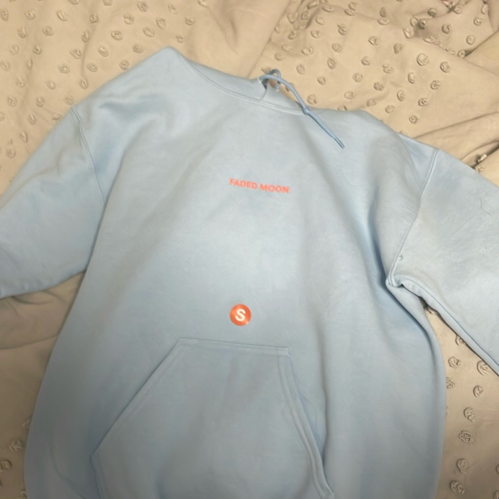 *brand new* Blue faded moon “at least we’re all under the same moon” hoodie